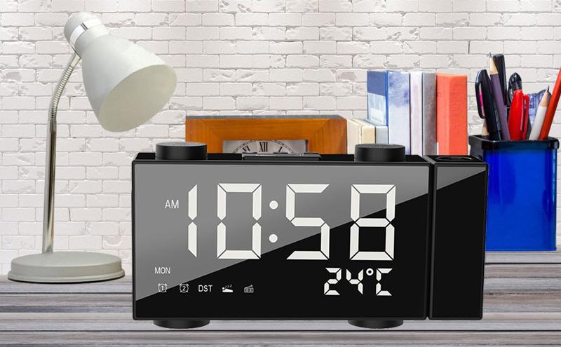 New Design Digital Desk&Table Alarm Clock, Multifunctional Am Fm Portable Radio With Projection Function