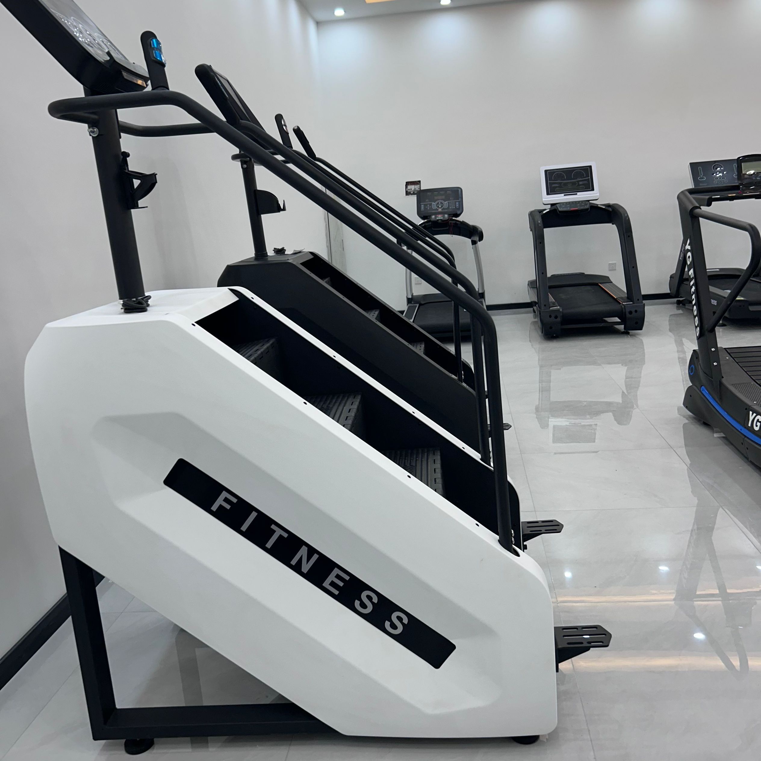 YG-Fitness YG-C004  high quality stair master exercise machine stair climber stair making machine for gym club