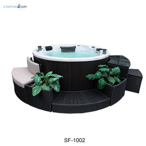 Synthetic round rattan furniture surround for the SPA