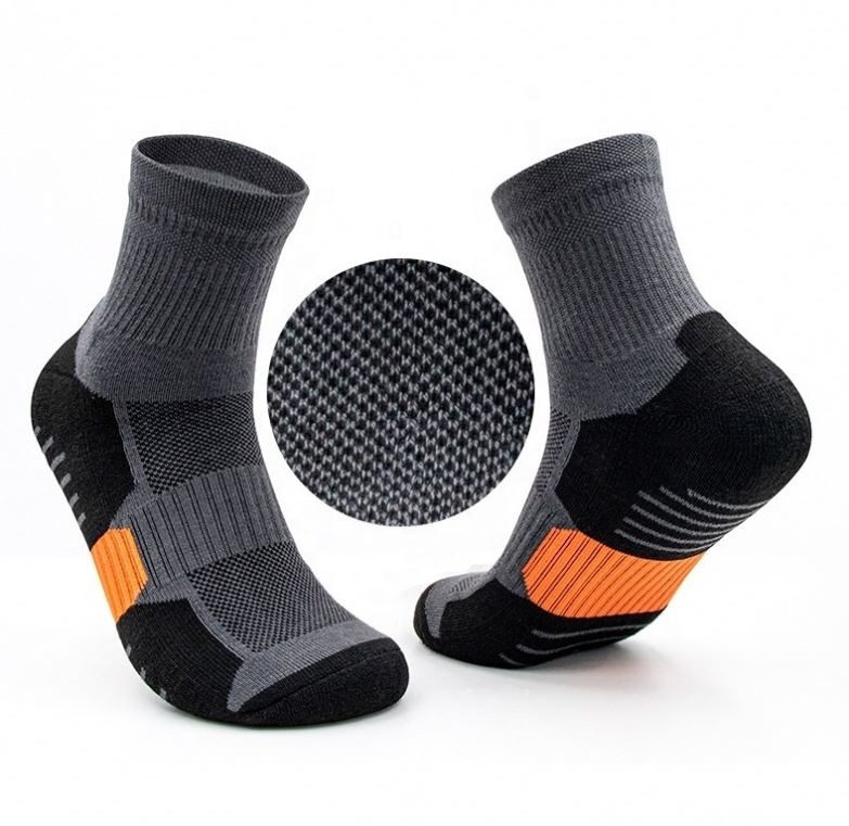 custom sock manufacturer high quality running sports basketball socks logo men anti-bacterial custom wholesale