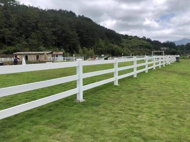 Three Rail No-clim Cheap Vinyl Plastic PVC  Farm Goat Fencing Cattle Fence Horse Sheep Deer Fence