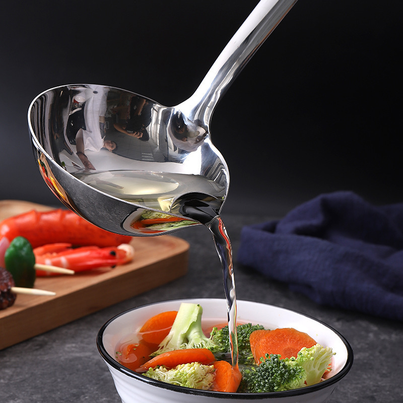 Oil Separating Stainless Steel Soup Ladle, Grease Trap Long Spoon/Fat Control Serving Spoon