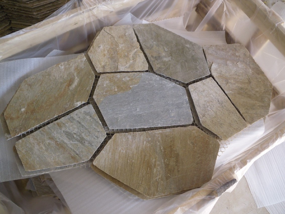 Wholesale Natural Rusty Slate Stone Crazy Tiles Stepping Stone On Mesh For Outdoor Paving