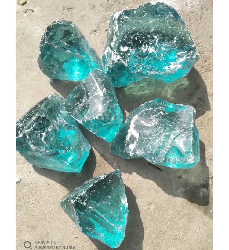 Natural Crushed Light Aqua Blue Colored Stone Slag Glass Rocks For Gabion Landscape