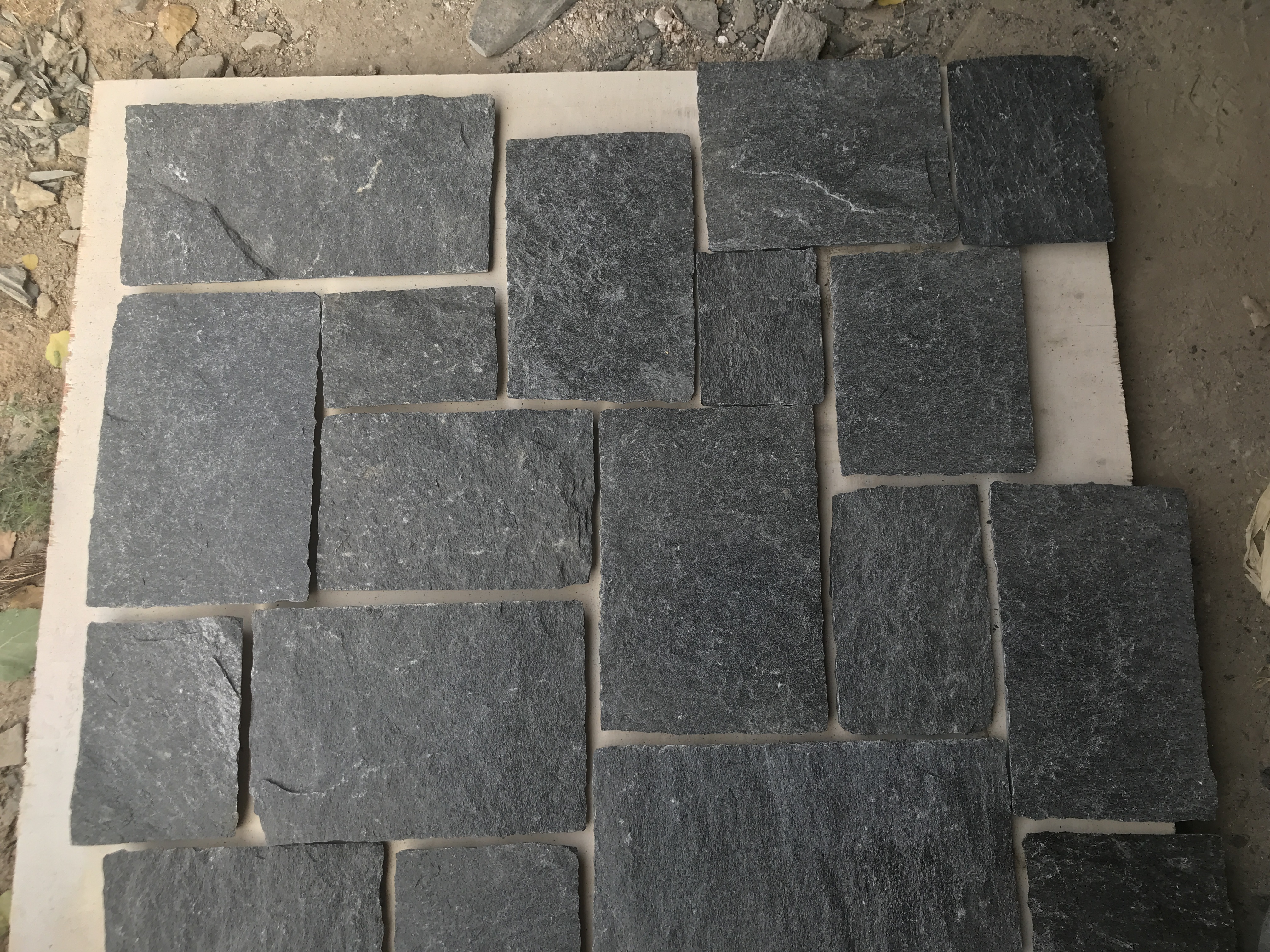 Natural Charcoal Black Quartz Ledge Stone  Quartzite Ledgestone Loose Format Masonry Wall Stone Cladding Veneer