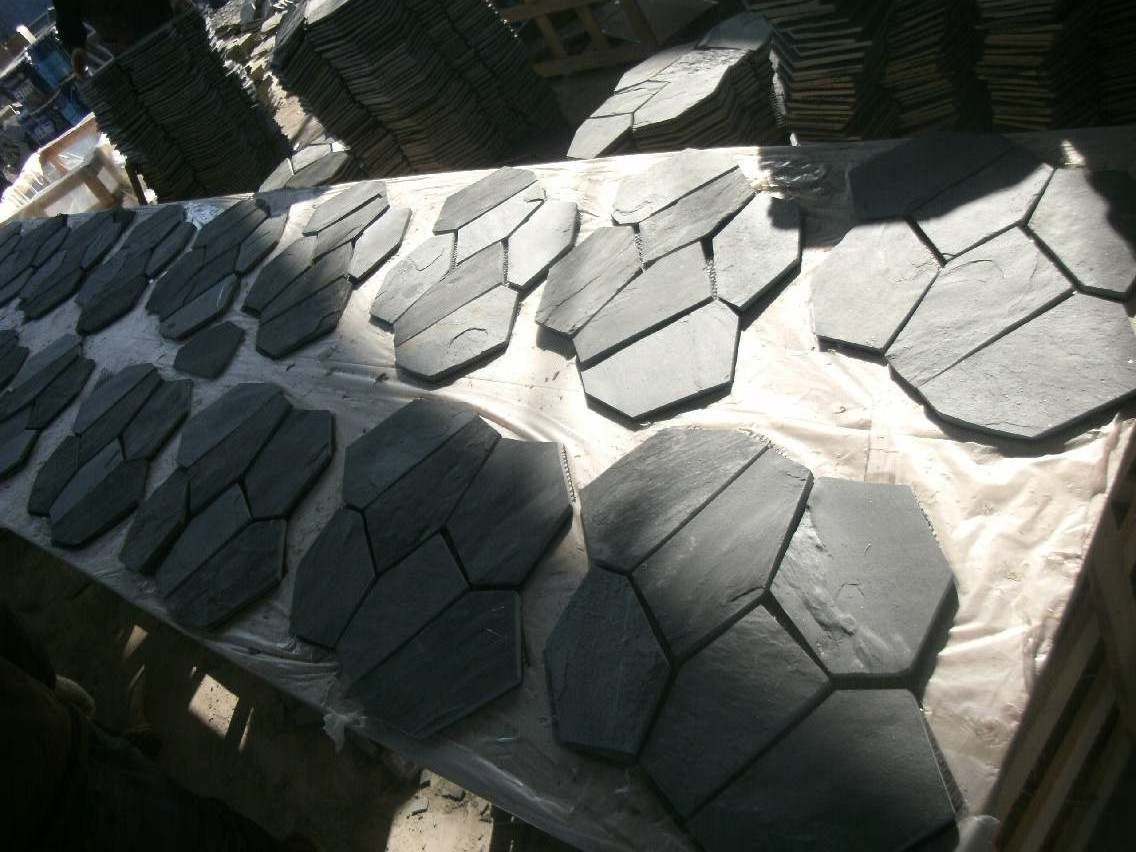 Easy and fast installation Random irregular shape slate stone crazy mesh paving tiles