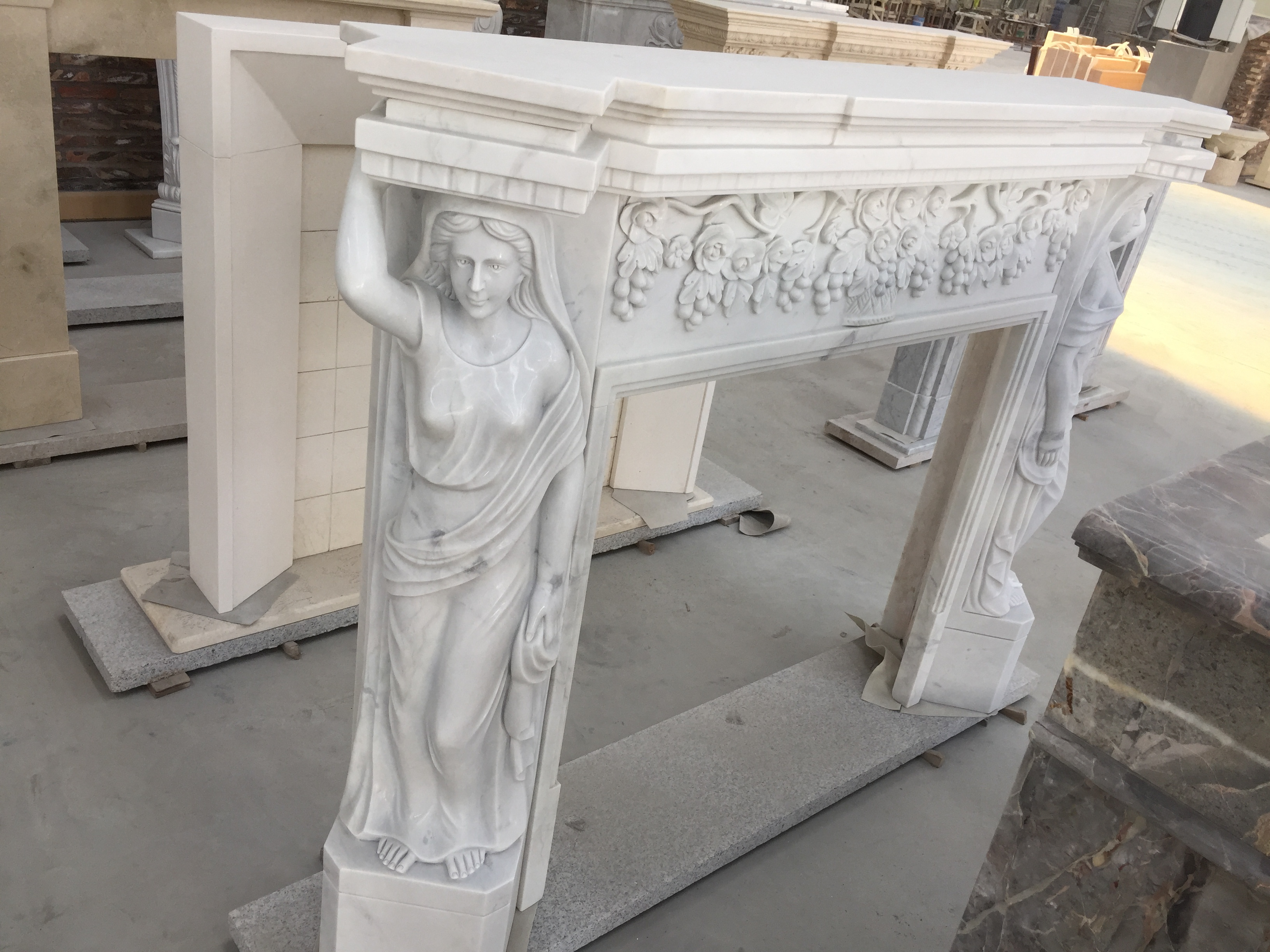 Customized Hand Carved Marble Fireplace Customized Natural Stone Firestone Surround Indoor Decoration