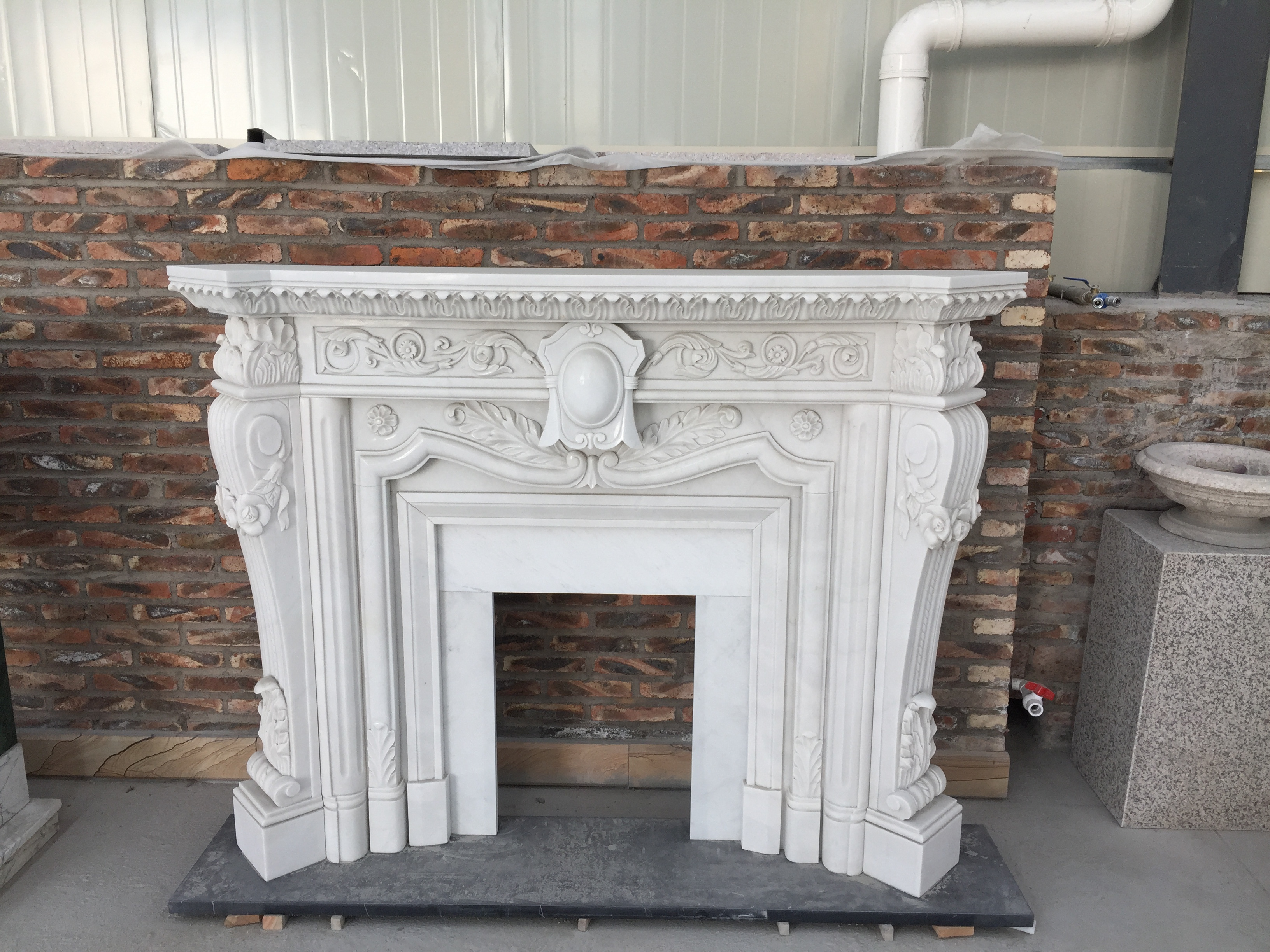 Customized Hand Carved Marble Fireplace Customized Natural Stone Firestone Surround Indoor Decoration