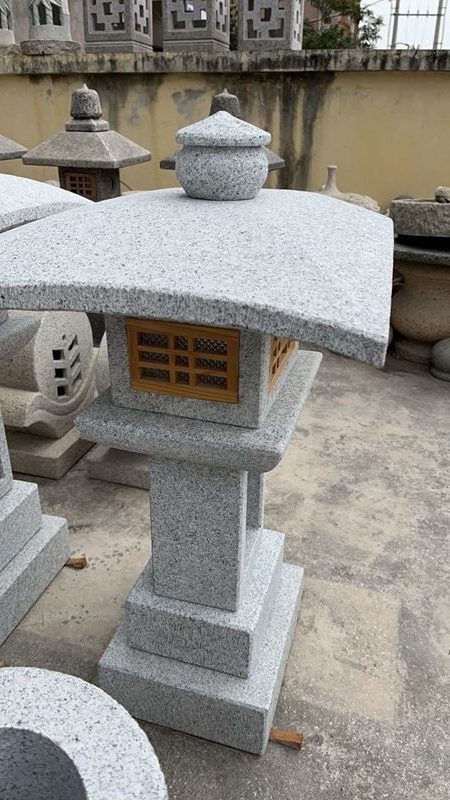 Hand-cut Natural Stone Mini Japanese Style Granite Outdoor Lanterns For Garden Ornament