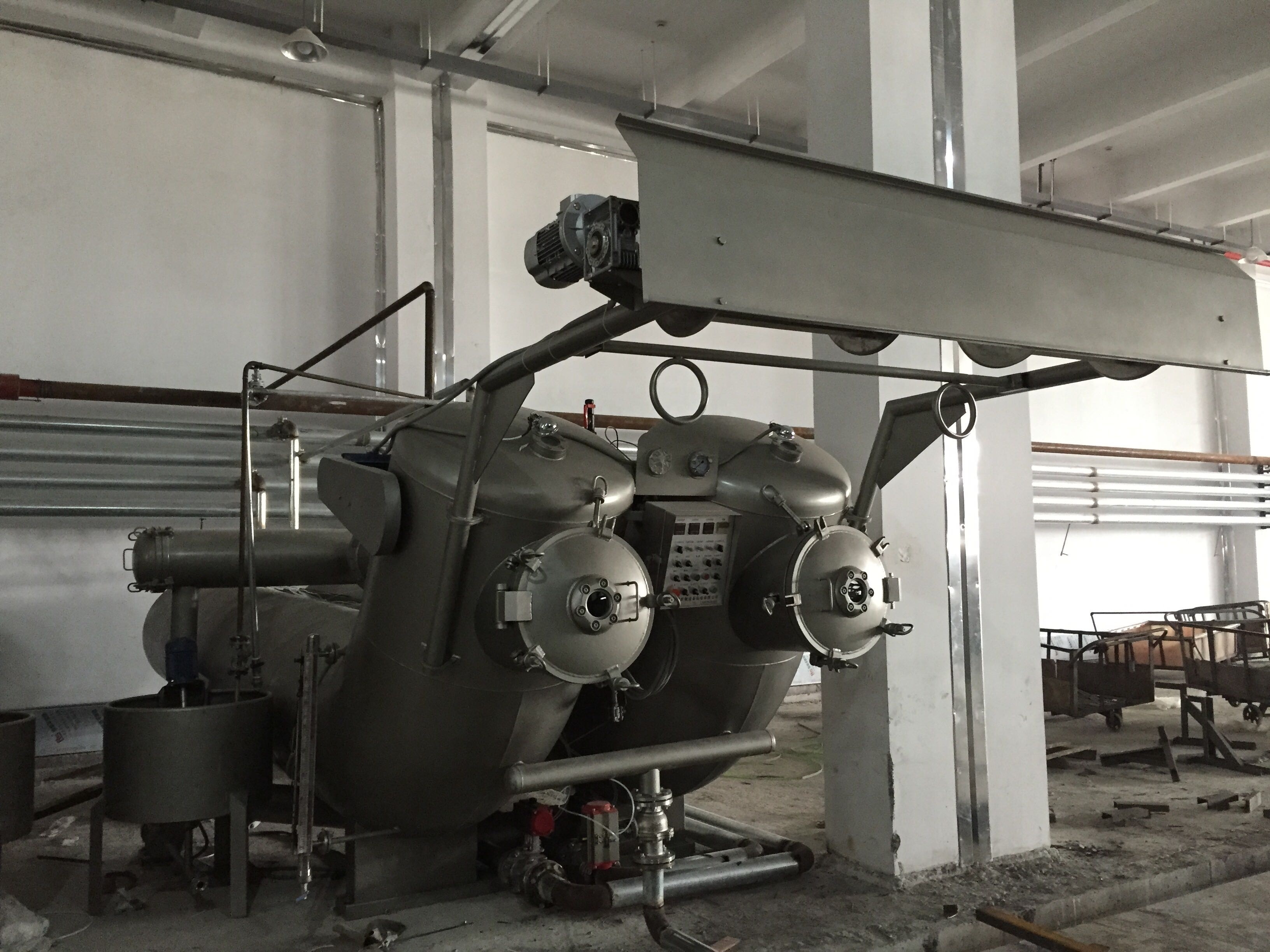 Dyeing machine for fabric