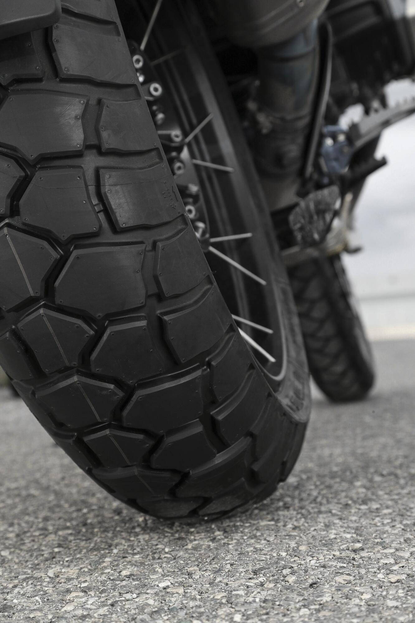 Motorcycle tire for Adventure R1250 GS top touring experience