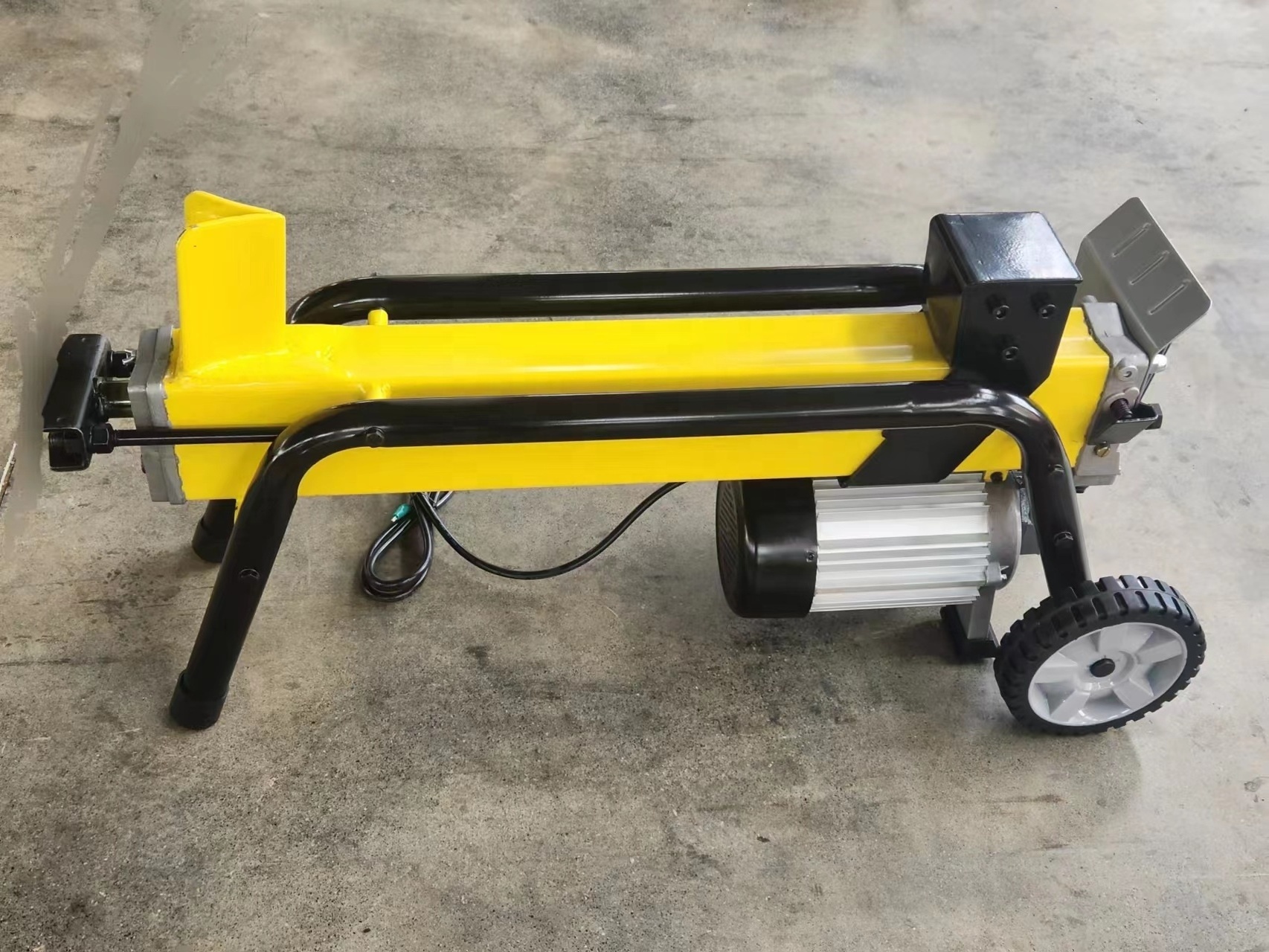 Protection Cage Hydraulic Horizontal Log Splitters Wood Shredding Electric 6 Ton Splitting Force CE Steel 2200W 50 OEM Provided