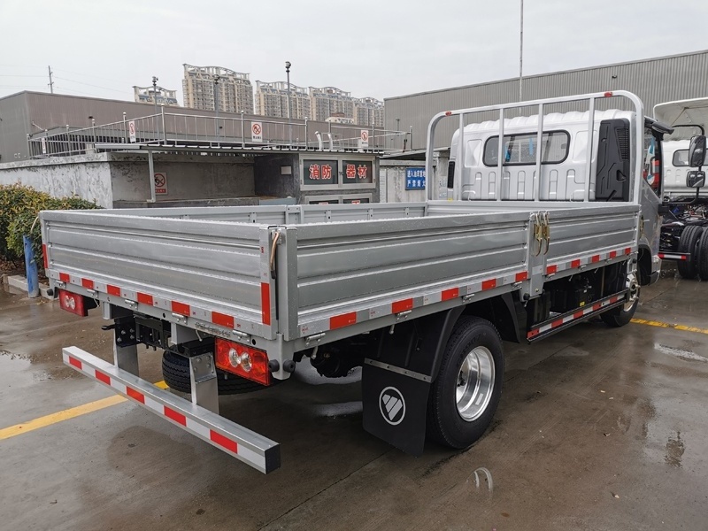 FOTON Aumark E/S M4 new style Small 4*2 light truck 5 Ton diesel engine cargo truck box truck