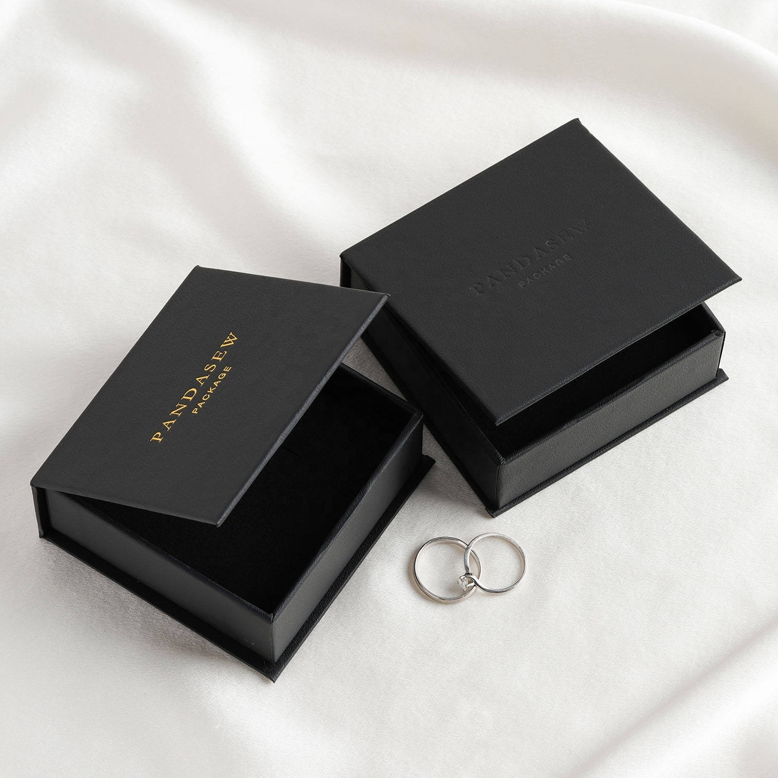 Custom Logo Magnetic Gift Boxes Wholesale Necklace Earring Ring Bracelet Jewelry Box Packaging