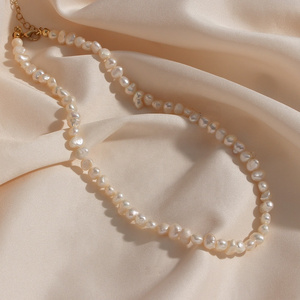 Vintage- Chic Keshi Pearl Necklace Brass Chain Freshwater Baroque Pearl Necklace