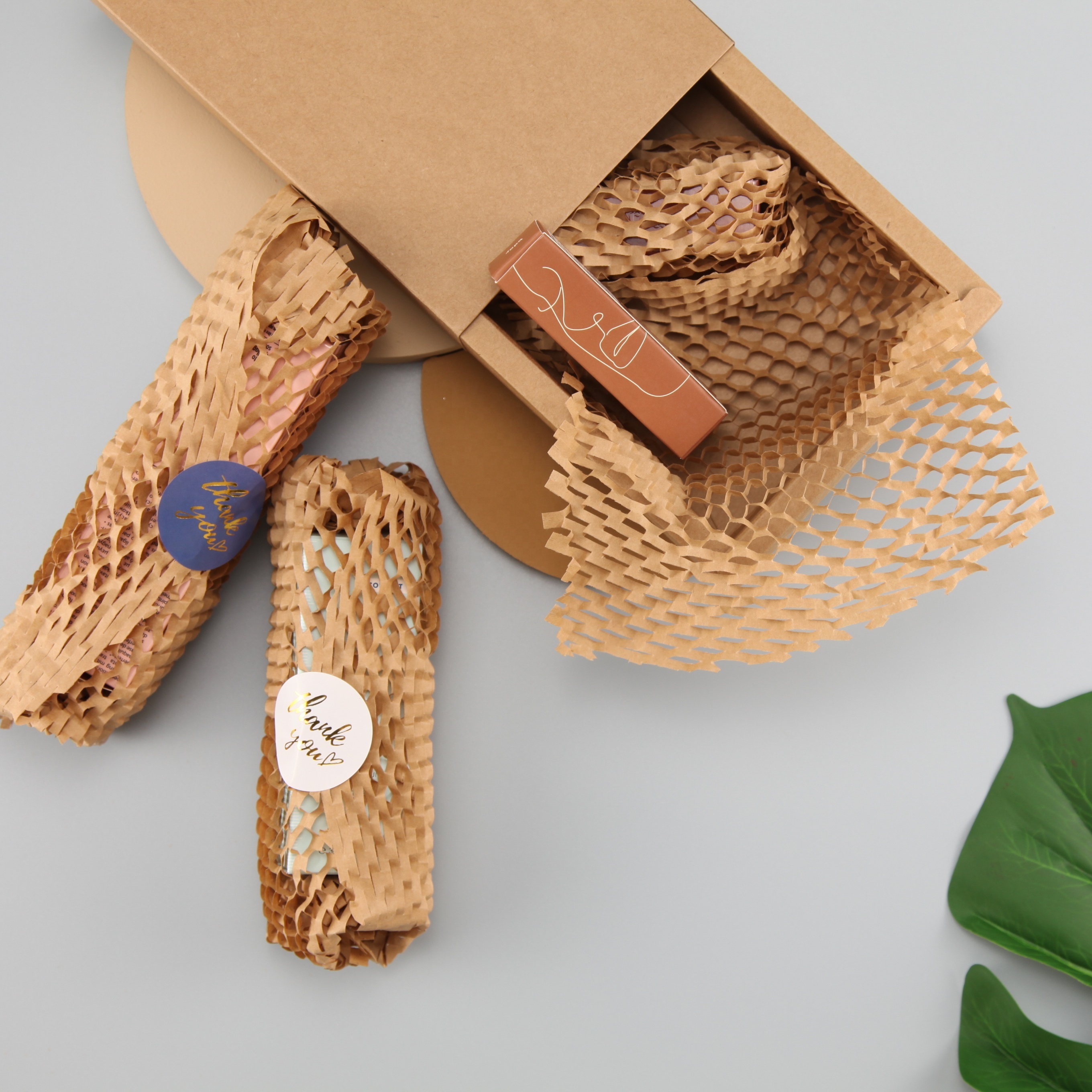 Eco Friendly Recycled Paper Cushion Wrapping Roll Shipping Moving Honeycomb packing wrapping cushion honeycomb kraft paper sheet