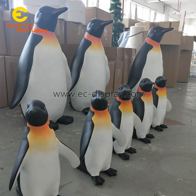 Hot selling artificial fiberglass emperor penguin sculpture for brand window display Mall outdoor decor penguin sculpture