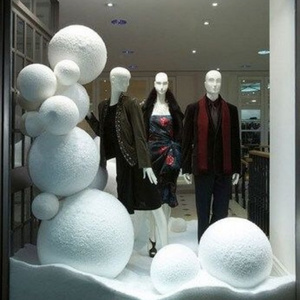 Fashion Artificial Giant Snowball Sculptures for Winter Clothing Window Display Large Fiberglass Snowball Sculpture Decoration