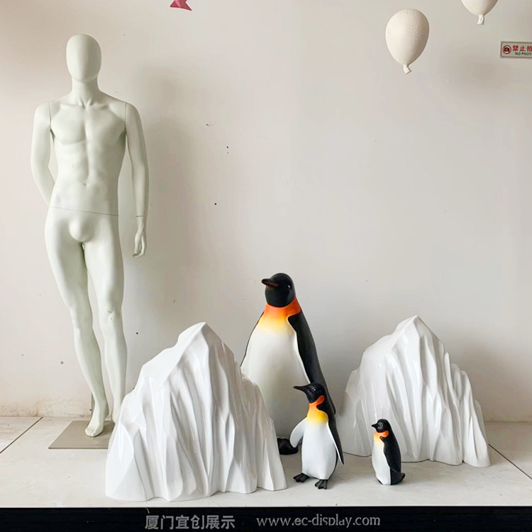 Hot selling artificial fiberglass emperor penguin sculpture for brand window display Mall outdoor decor penguin sculpture