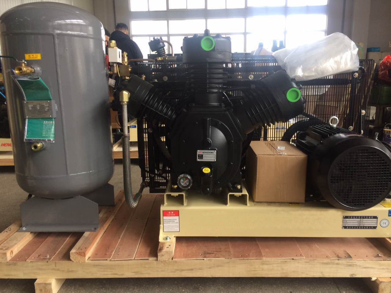 High pressure piston 30bar natural air compressor with tank