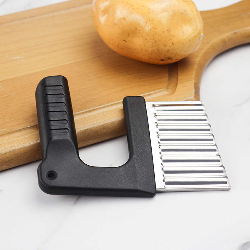 Kitchen Tool Manual Potato Cutter Stainless Steel Crinkle Cutting Knife with Plastic Handle