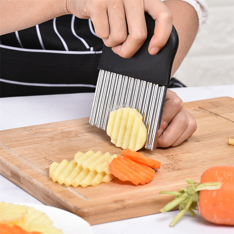 Vegetable cutting tools metal stainless steel wavy potato chips crinkle cutter serrator knife wavy chopper