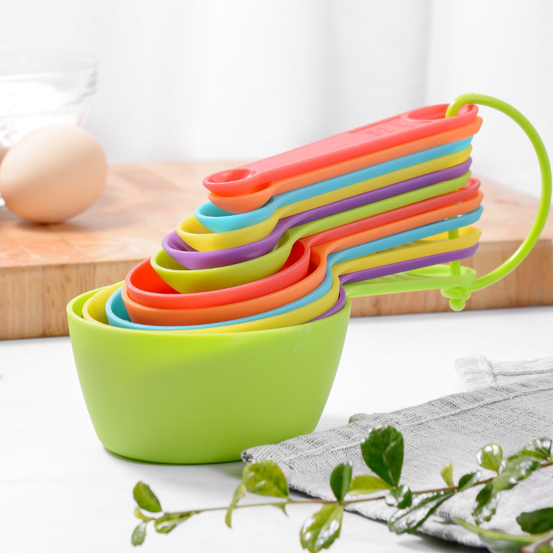 Eco Friendly Kitchen Baking Measuring Tools 12 Piece Oval Shape Plastic Random Colorful Measuring Cups and Spoons Set