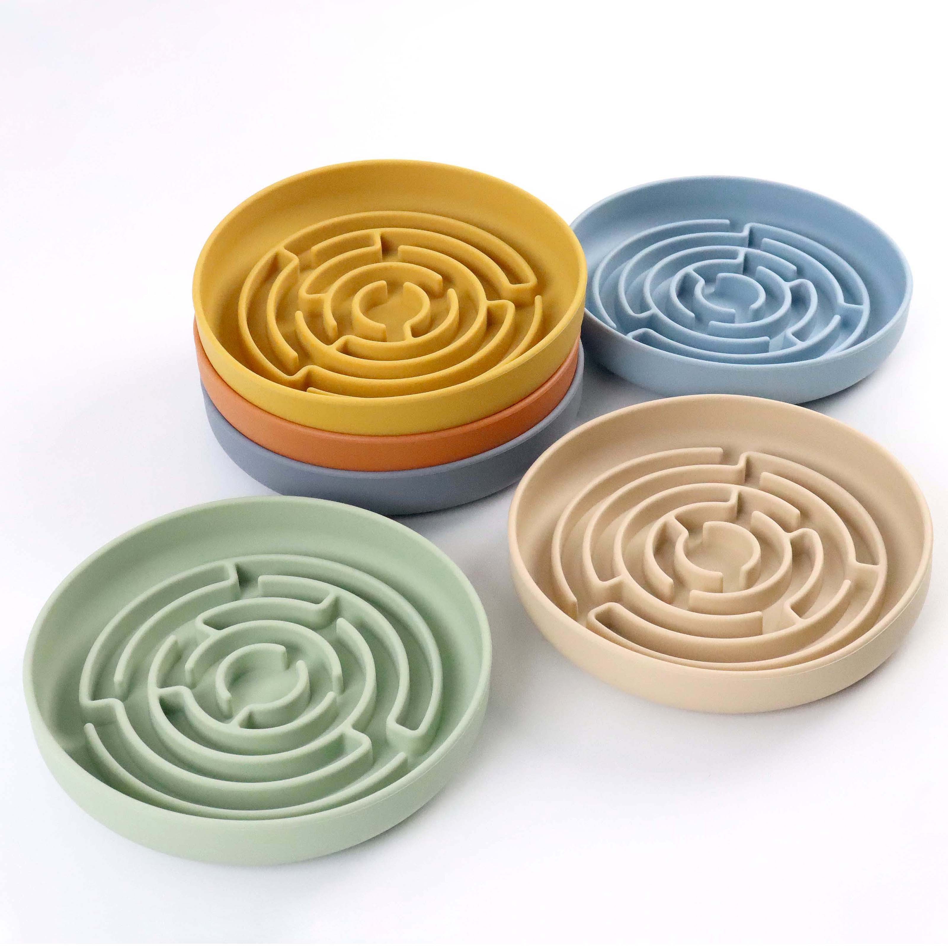 Custom Logo New Round Maze Silicone Slow Feeder Dog Pet Bowls with Suction Silicone Mat