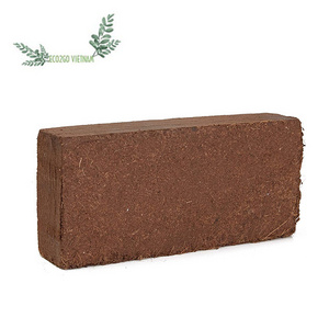 Coconut Coir Brick/Cocopeat Blocks/Coco Peat Blocks Dry Cocopeat Blocks Chips Block cocopeat block 5kg for plant From Vietnam