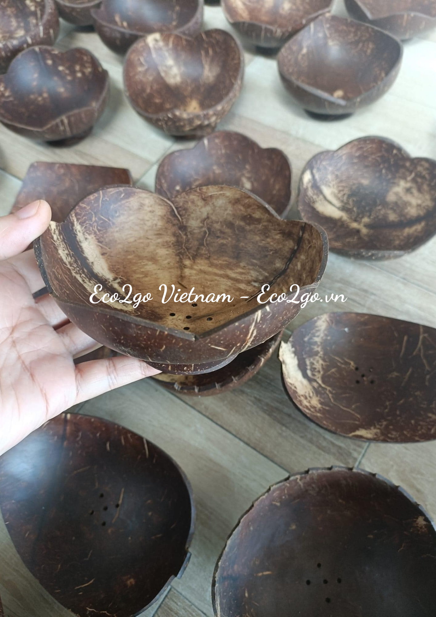 ECO-FRIENDLY COCONUT SOAP DISH/ COCONUR SOAP DISH HOLDER/ COCONUT SOAP DISH HANDMADE WITH LOGO CUSTOMIZED FROM ECO2GO VIET NAM