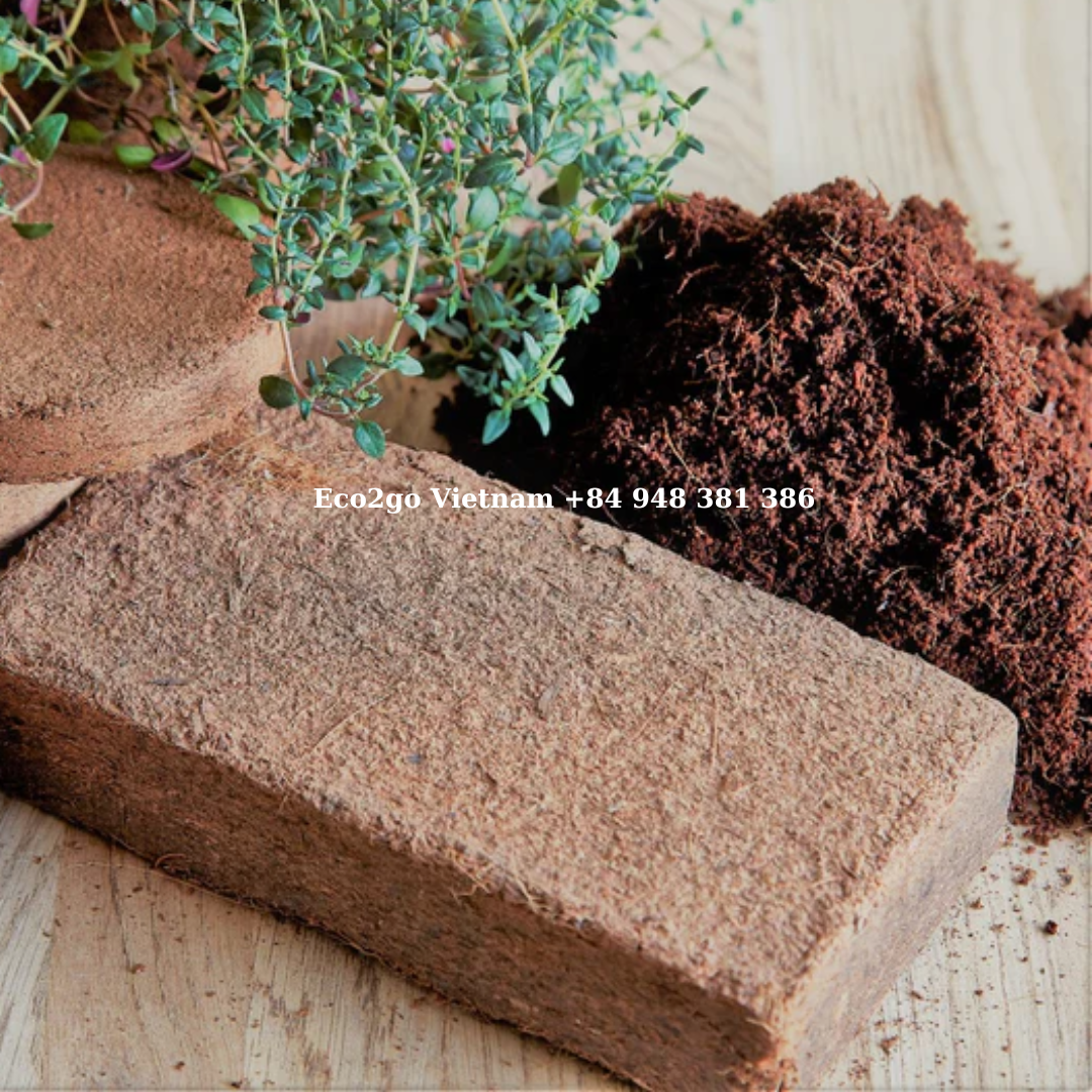 Coconut Coir Brick/Cocopeat Blocks/Coco Peat Blocks Dry Cocopeat Blocks Chips Block cocopeat block 5kg for plant From Vietnam