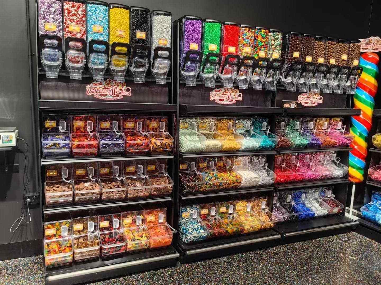 Candy display shelf for candy shop equipment