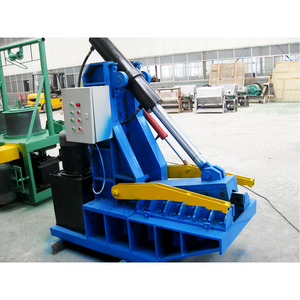 Automatic tyre shredded machine / scrap waste tyres recycling rubber powder production line