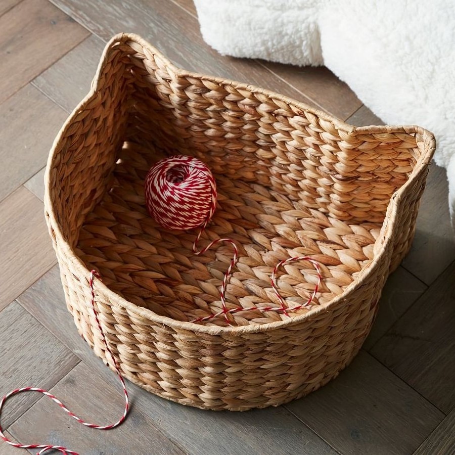 Cheapest price various shapes water hyacinth fish shaped baskets home decor woven basket export from Vietnam