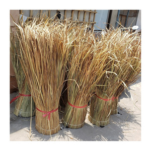 Natural grass roll from Vietnam supplier palm leaf roofs bulk quantity straw thatched roofing for gazebo