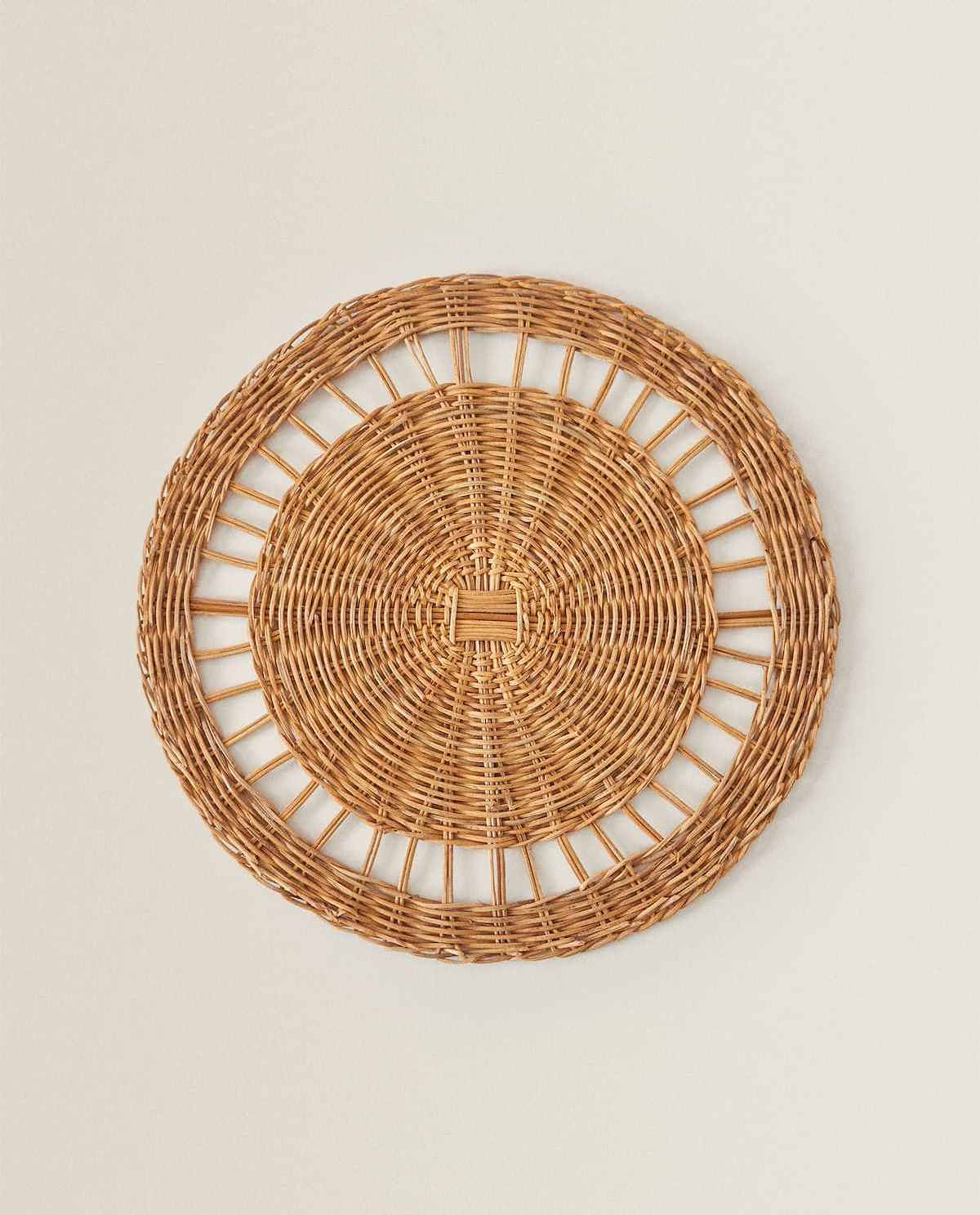 Eco friendly natural handmade woven rattan charger platesmat square round customized shaped plate chargers