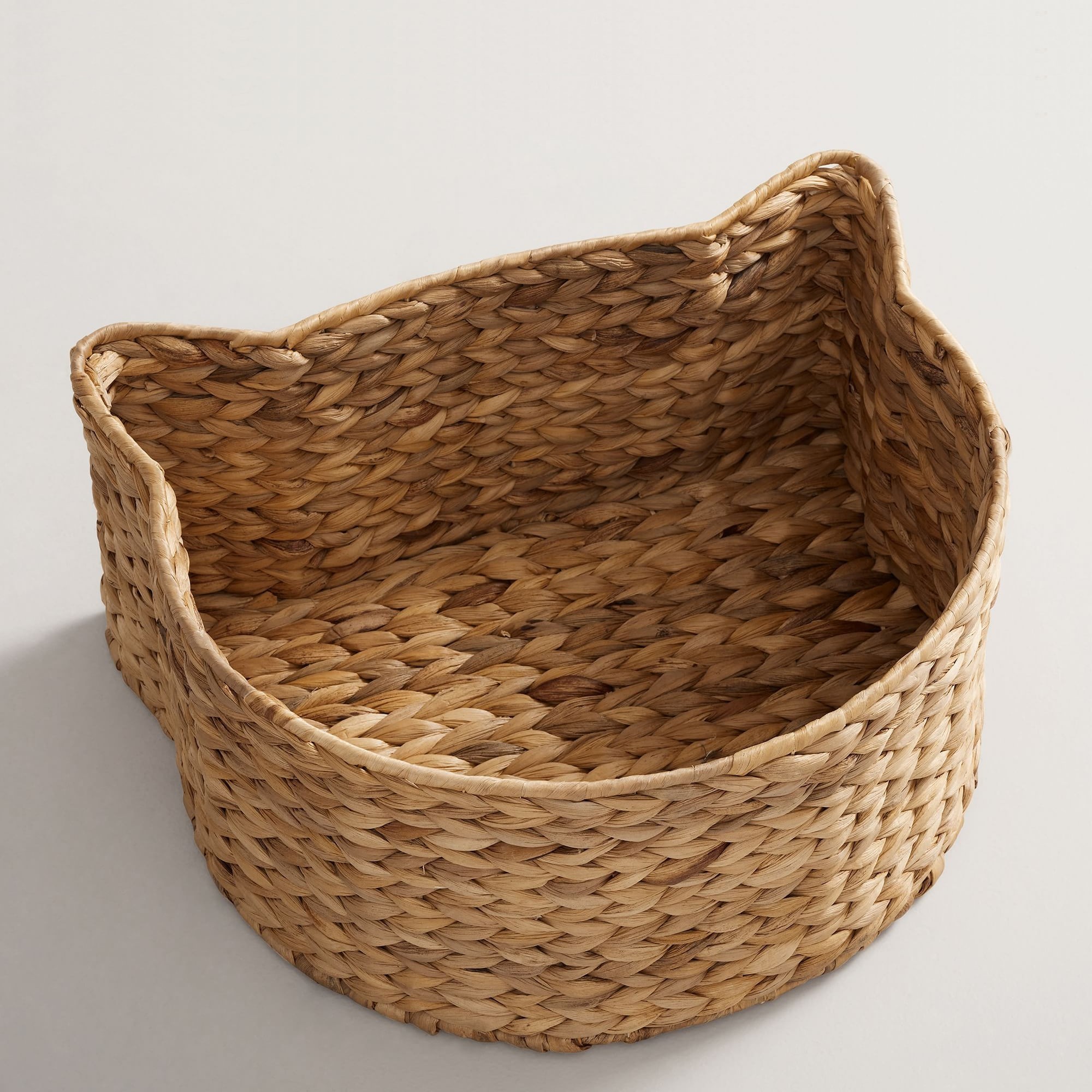 Cheapest price various shapes water hyacinth fish shaped baskets home decor woven basket export from Vietnam