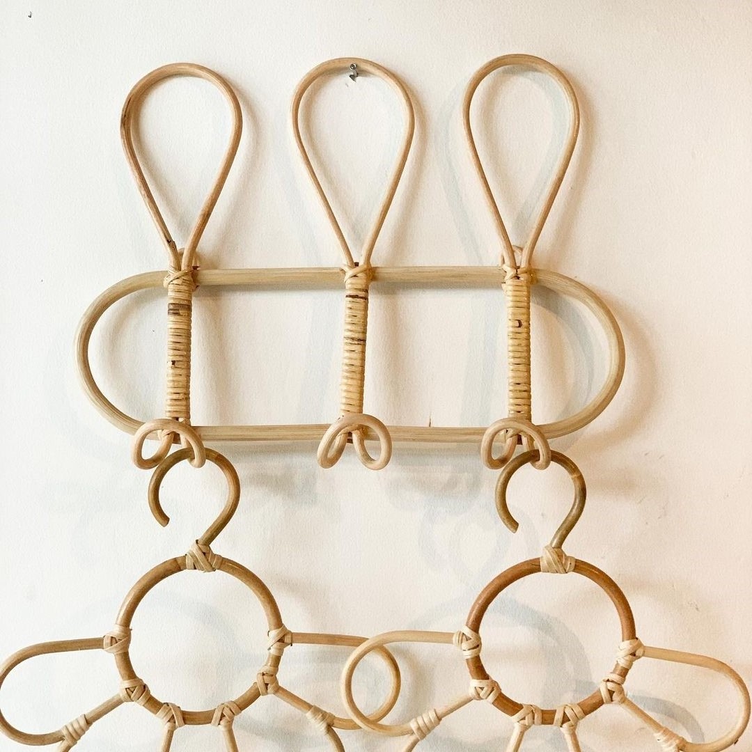 New style cheap price triple hook rattan wood hooks hanging coat clothes hangers on the wall