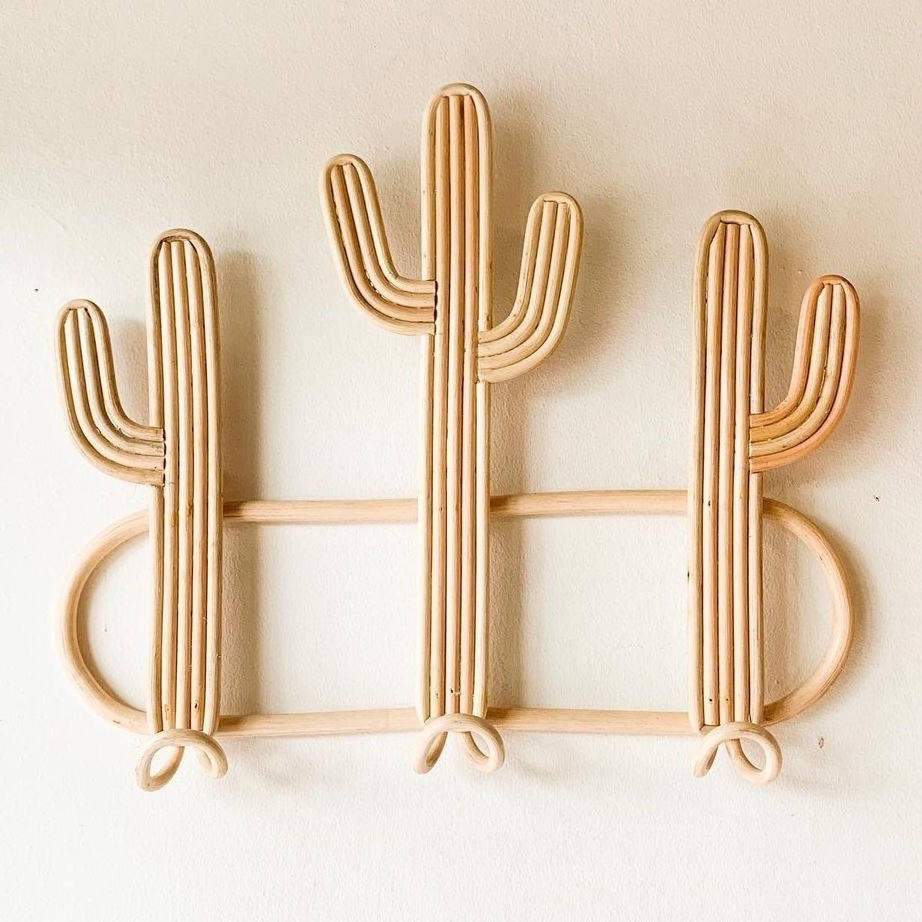 New style cheap price triple hook rattan wood hooks hanging coat clothes hangers on the wall