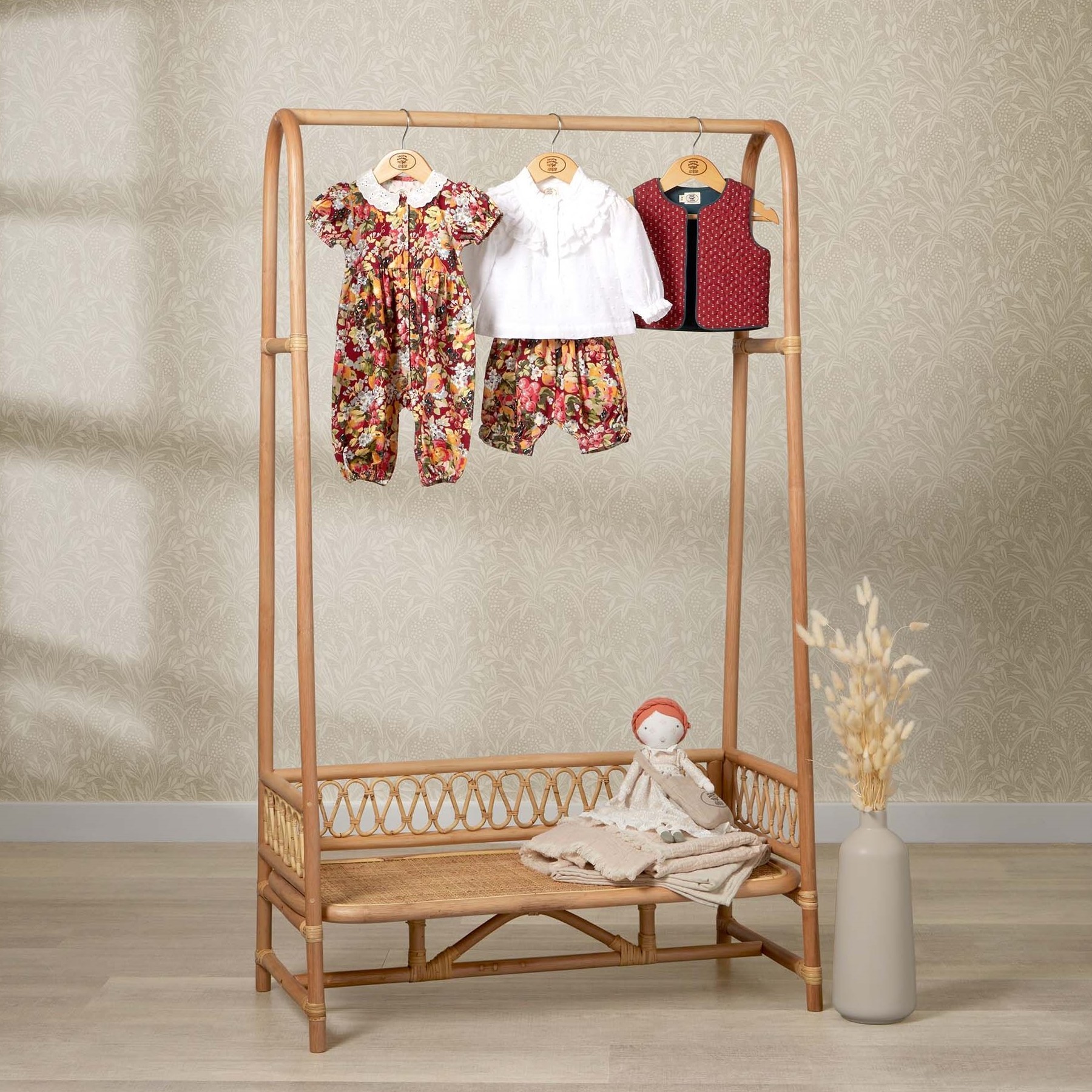 New design natural crafts rattan clothes hanging rack rail for laundry accessories sturdy clothing drying racks