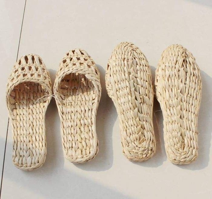 Sustainable high quality cheapest price wholesale lady slippers natural slipper shoes for women water hyacinth flipflops