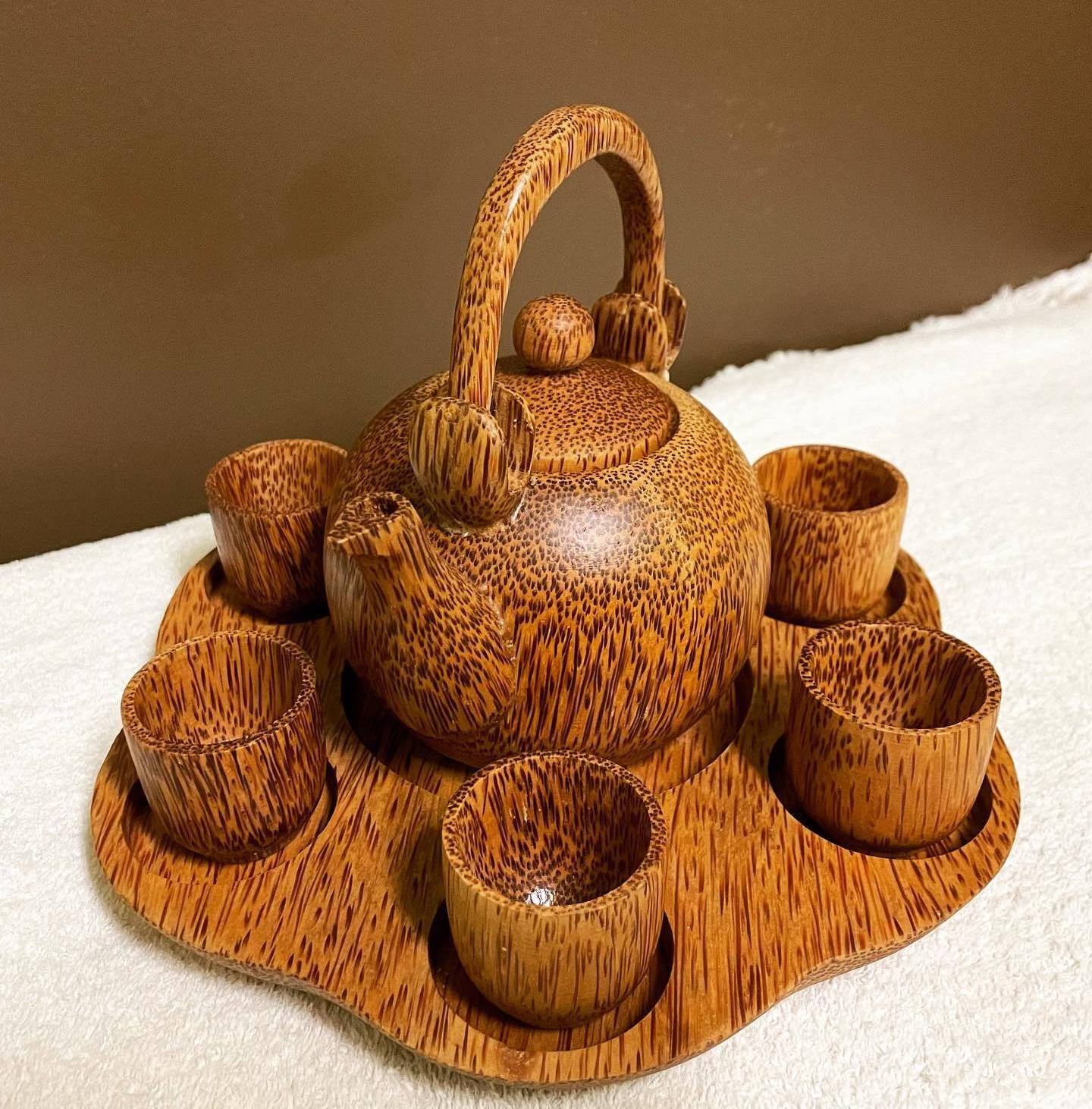 Handcrafted natural wooden tea set with teapot and small cup cheap price vintage coconut wood tea-serving sets