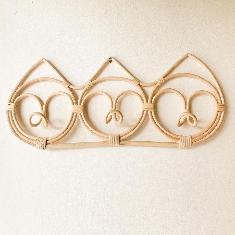 New style cheap price triple hook rattan wood hooks hanging coat clothes hangers on the wall