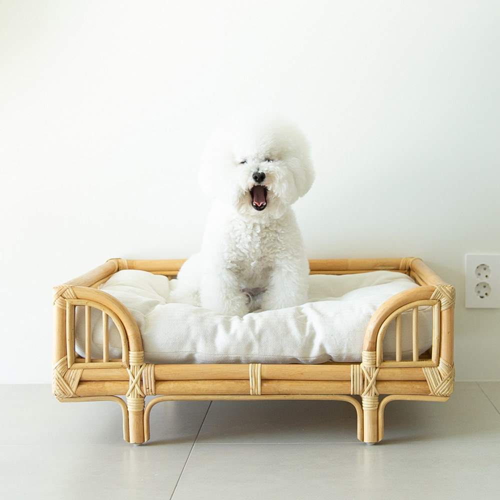 Luxury cat pet dog bed made natural high quality rattan wood furniture bed for pets Amazon best choice