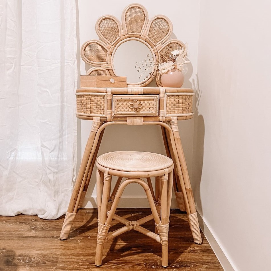 Rattan mirrored makeup vanities with cute flower design eco friendly furniture vanity table and chair set for children