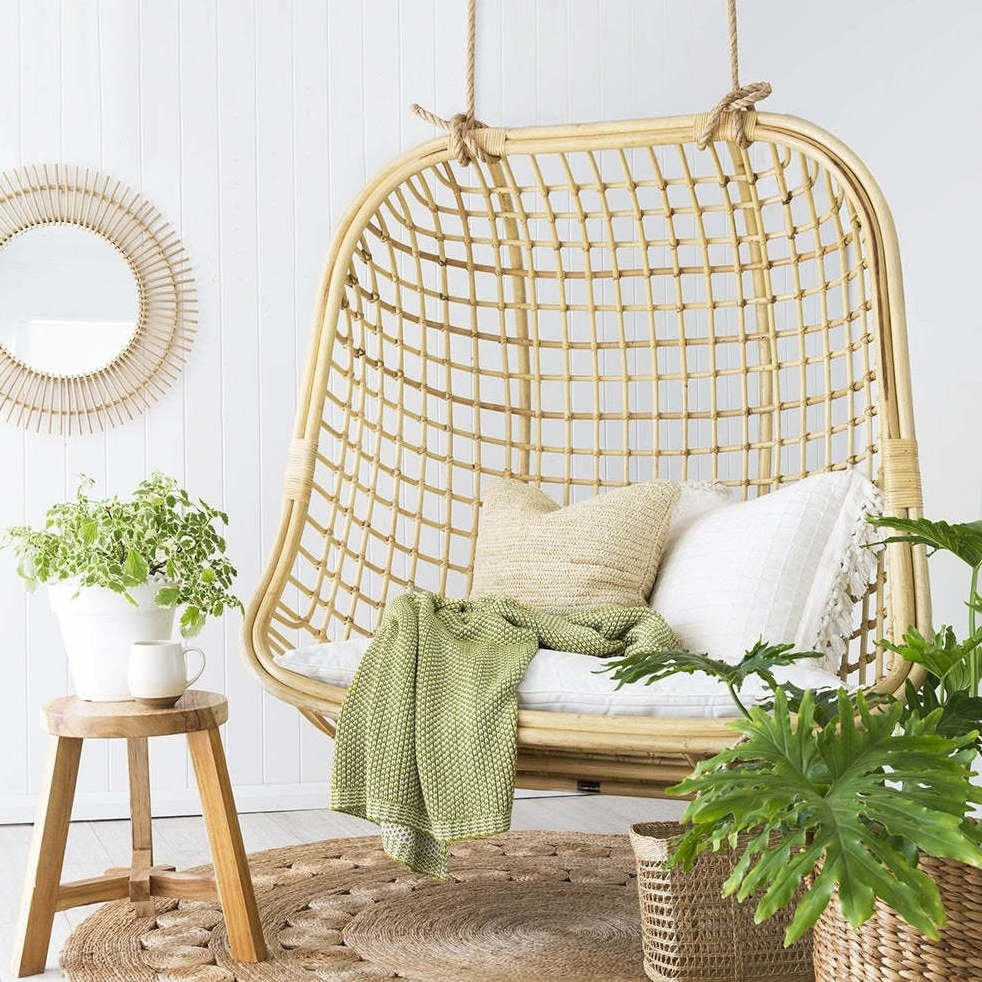 Comfortable rattan swing chair antique unwinding patio wood hanging chairs with cushion seat mattress