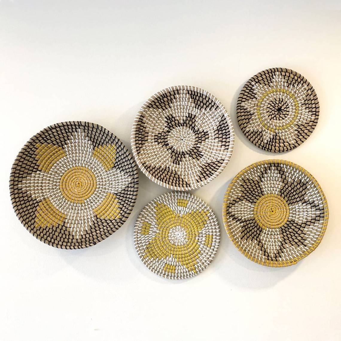 Decorative seagrass wall hanging baskets natural african wall-mounted decor basket set plates home decorations