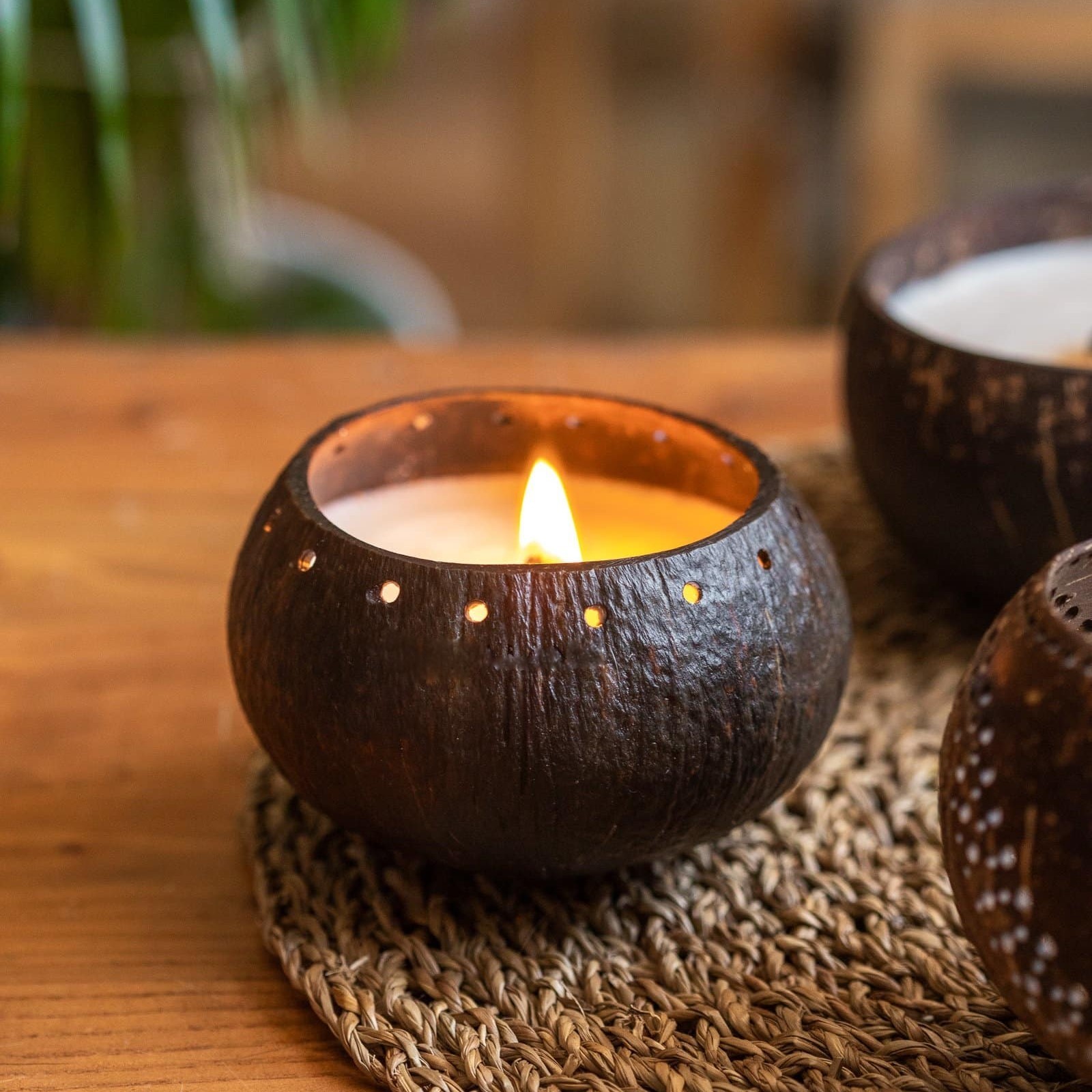 Romantic candle for wedding events decoration perfumed candles in black brown coconut bowl jars bulk quantity