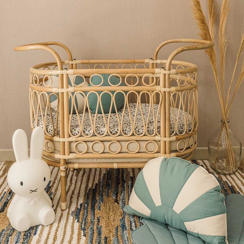 Natural rattan wicker cribs for babies cheap price baby bassinet beds for new born kids negotiable MOQ