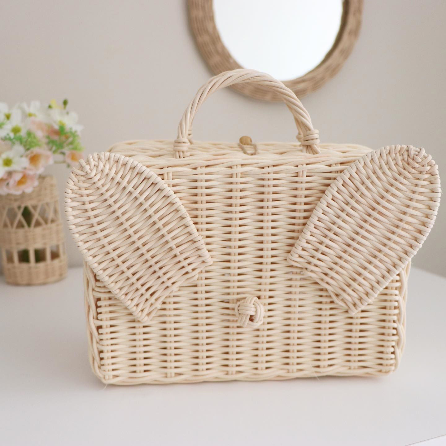 Unique style cute little rabbit shaped woven kids travel bag rattan mini storage suitcase with bunny ears